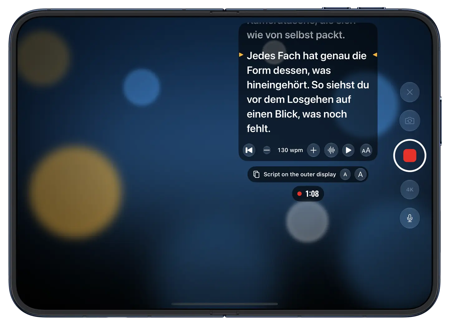 Das aufgeklappte iPhone Duo: das Studio von Eyeline auf dem Innendisplay, mit Skriptfeld, Tempoeinstellung, der Textgröße für das Außendisplay und der Aufnahmetaste.