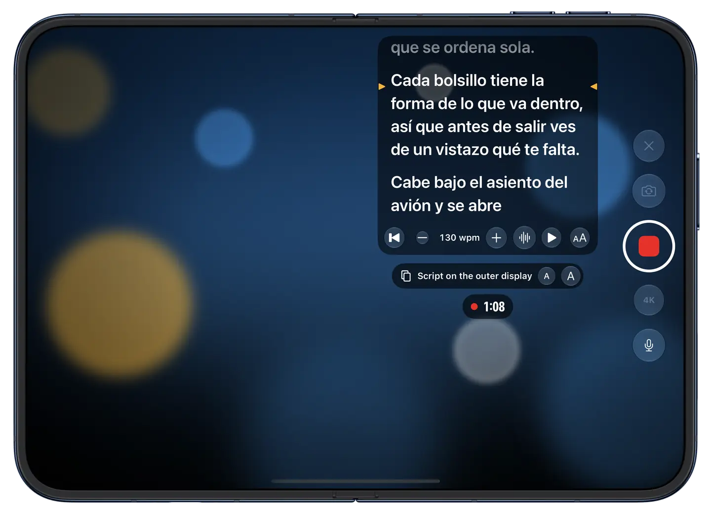 El iPhone Duo abierto: el estudio de Eyeline en la pantalla interior, con el panel del guion, los controles de velocidad, el tamaño del texto de la pantalla exterior y el botón de grabar.