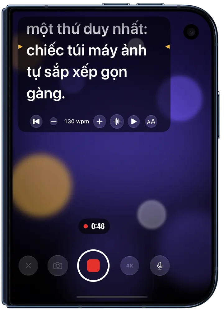 Eyeline đang quay trên màn hình ngoài của iPhone Duo khi gập lại: kịch bản ngay dưới camera trước, dòng cần đọc được đánh dấu màu hổ phách, tốc độ 130 từ mỗi phút, đoạn quay đang ở 0:46.